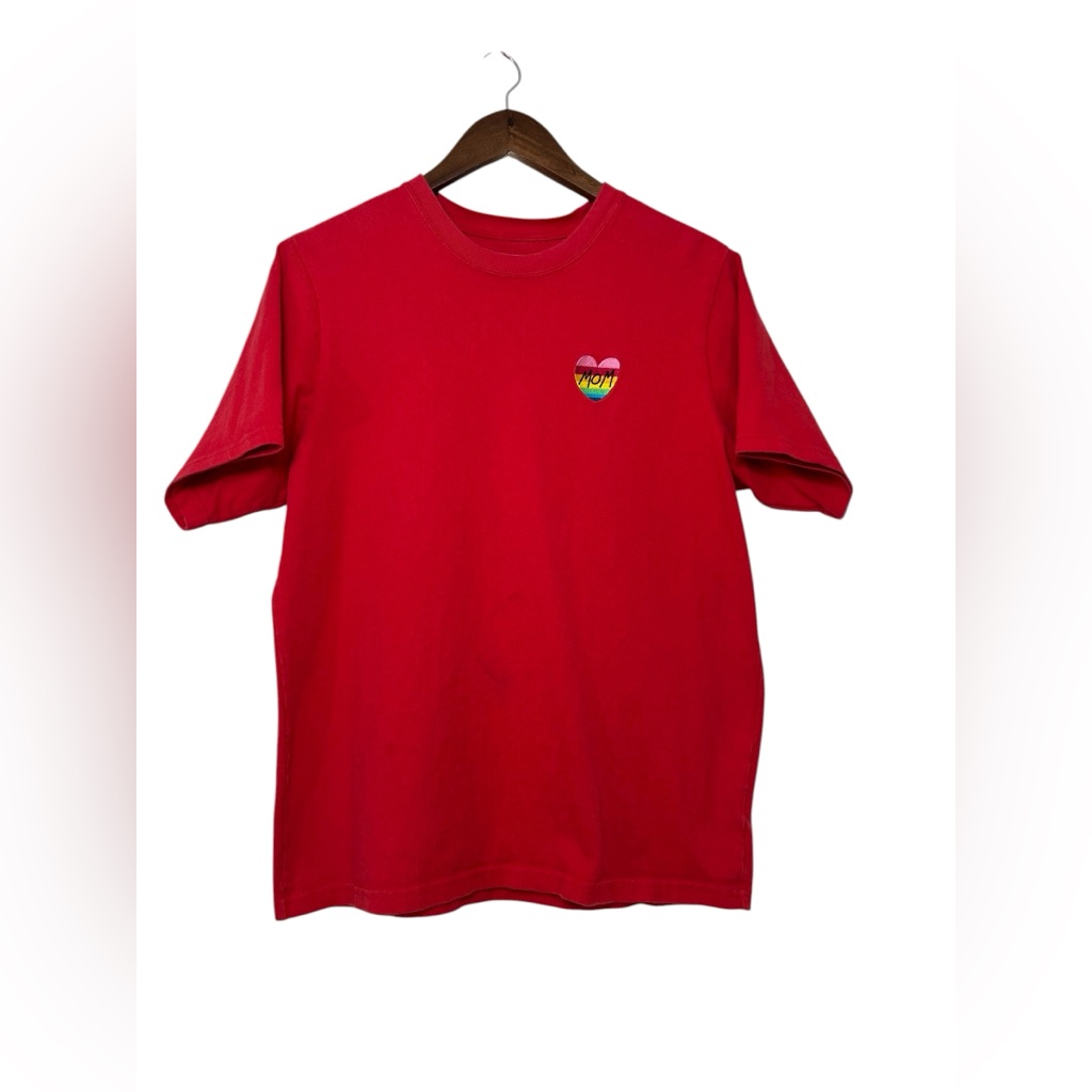 Teddy Fresh Red Mom Rainbow Heart Tee T-Shirt Sz Small Short Sleeve Embroidered